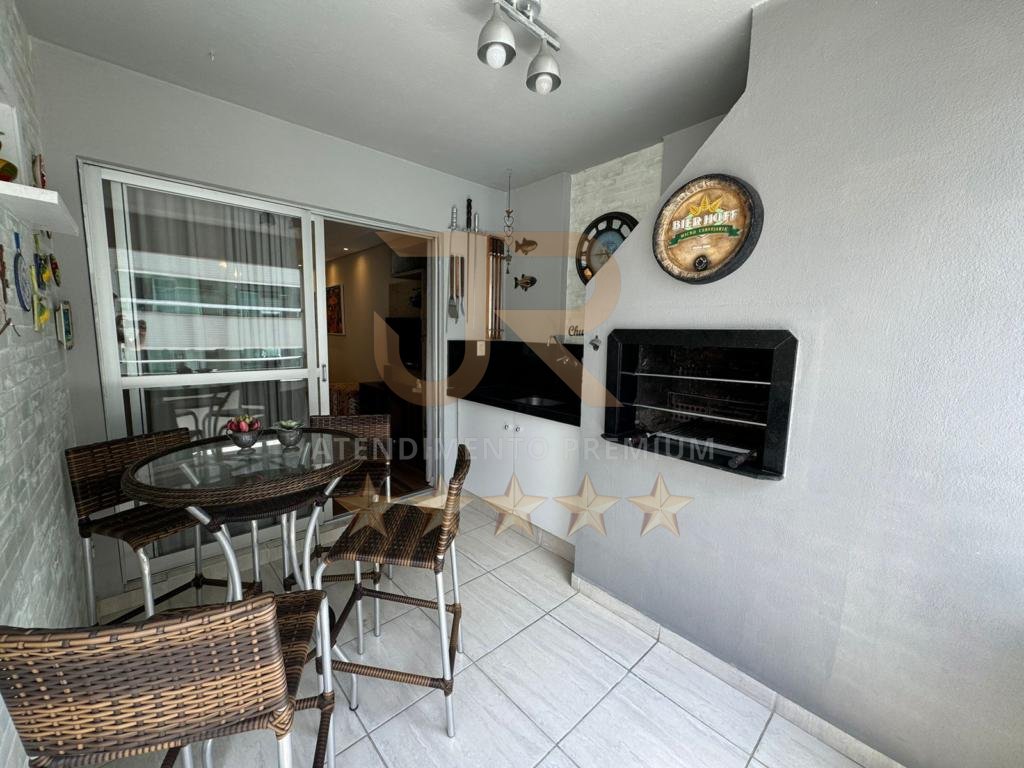 02 DORMITÓRIOS SENDO 01 SUÍTE